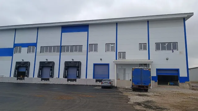Склад класса А -  1500 м2, 4 ворот с левеллером