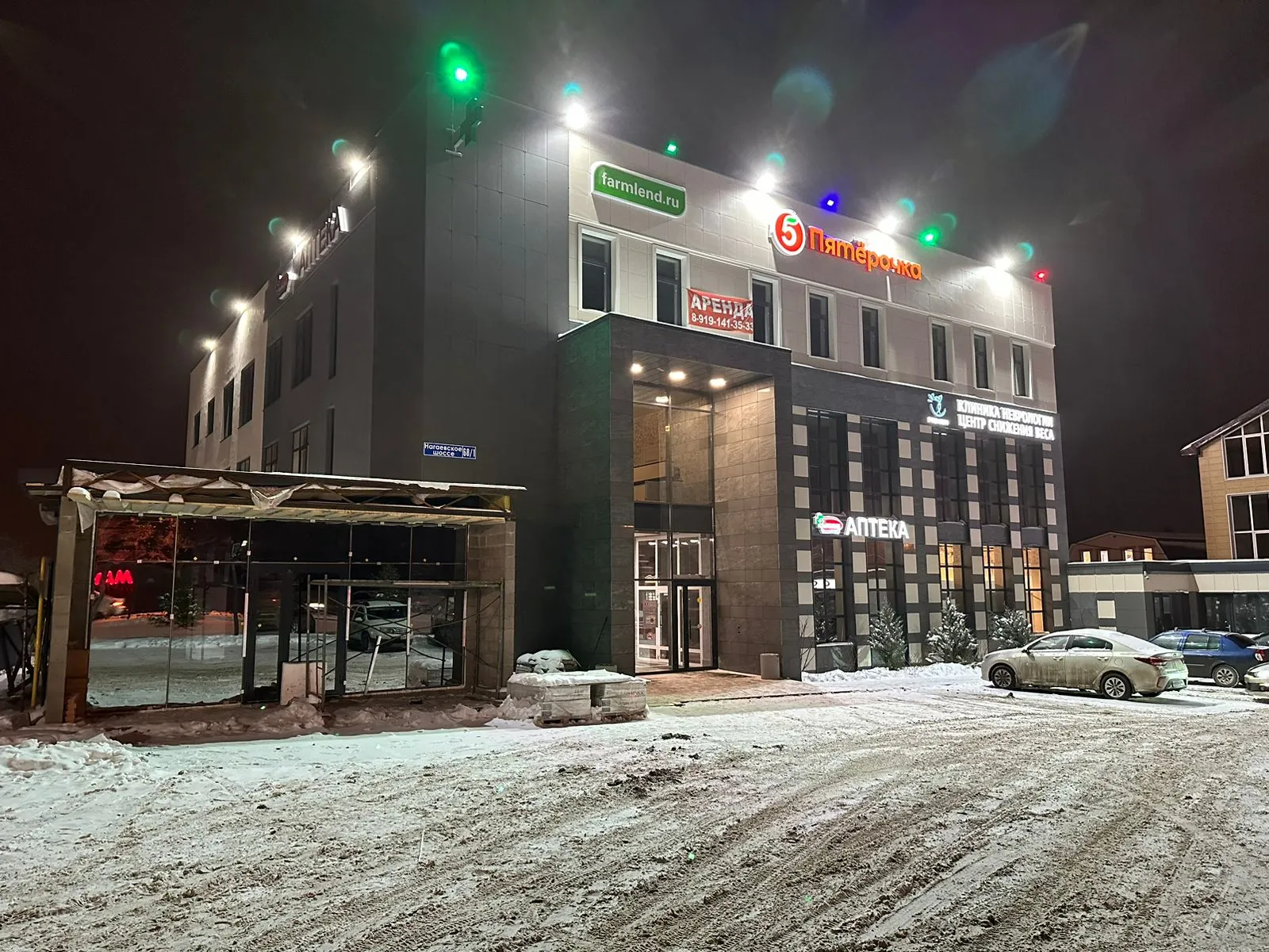 Аренда торговых площадей в ТЦ на въезде в Нагаево