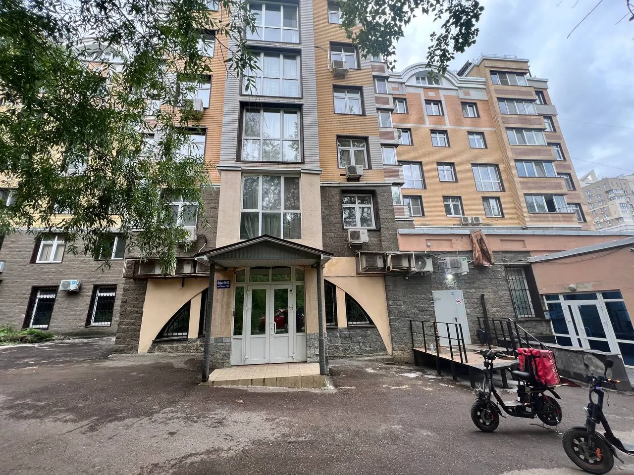 Торговое помещение 218 м², 3 входа