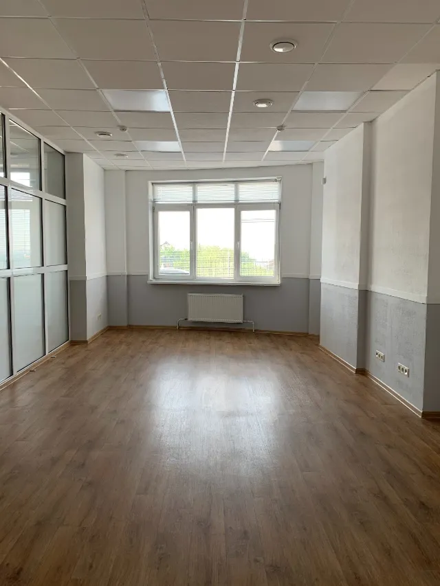 Карла Маркса 218,4 м², цоколь, кабинетная, отд. вх