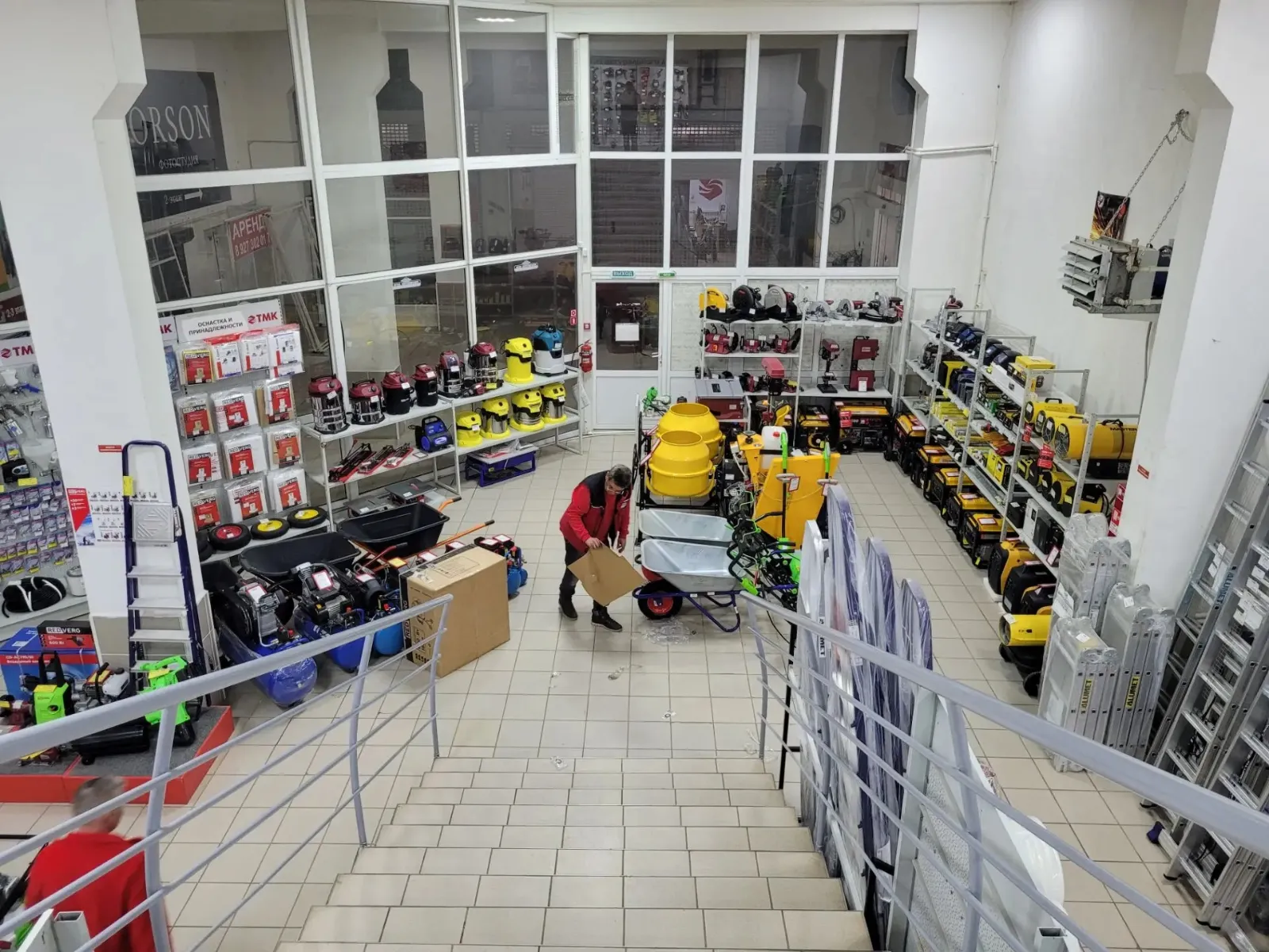 Торговое здание 360 м² с арендаторами