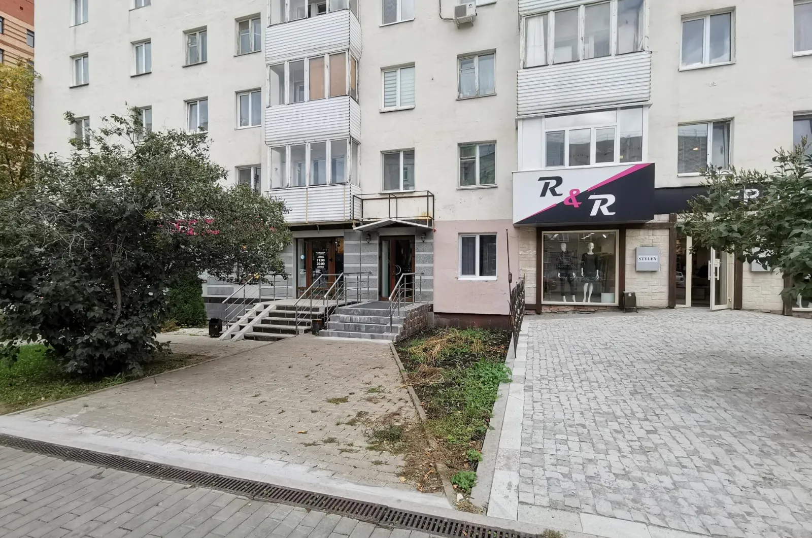 Торговые 58 кв.м по ул. М.Карима 44