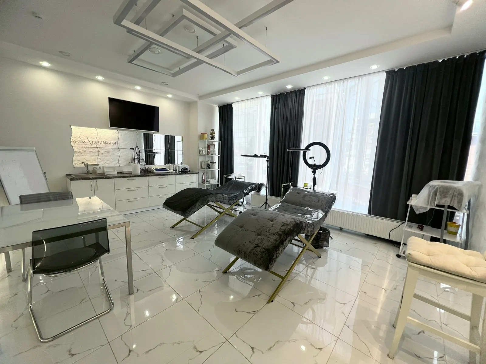 Аренда  офиса, салона в БЦ Треугольник, 91м²