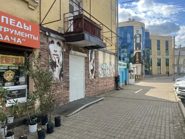 Торговое помещение напротив ТЦ Меркурий