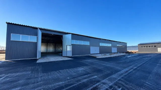 Отапливаемый склад 1 000 м² с воротами 4х4