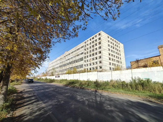 Призводство с коммуникациями, ЗУ в собств. 1,4 Га