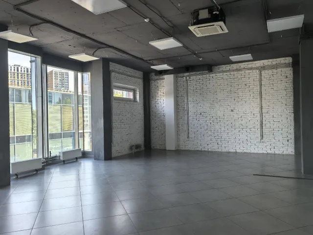 Видовой офис 77 кв.м. в БЦ Треугольник
