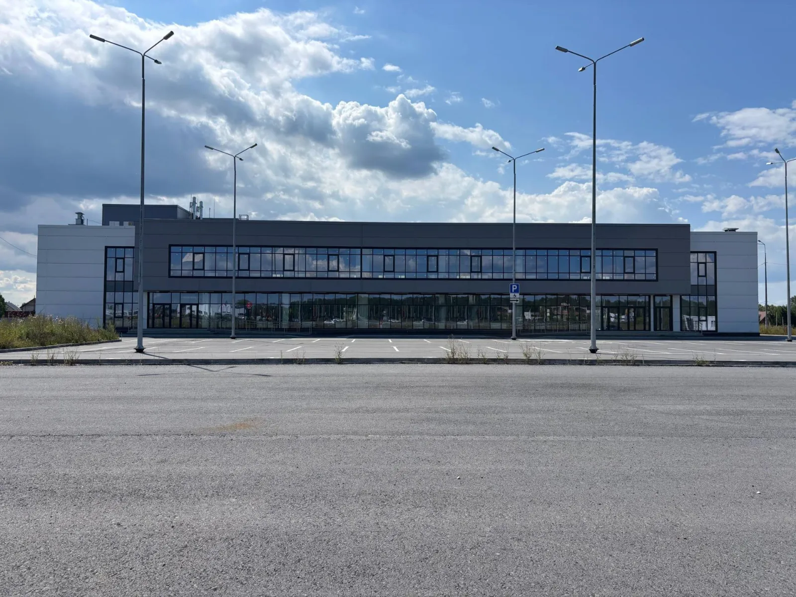Помещение свободный план 500м2 Красная линия