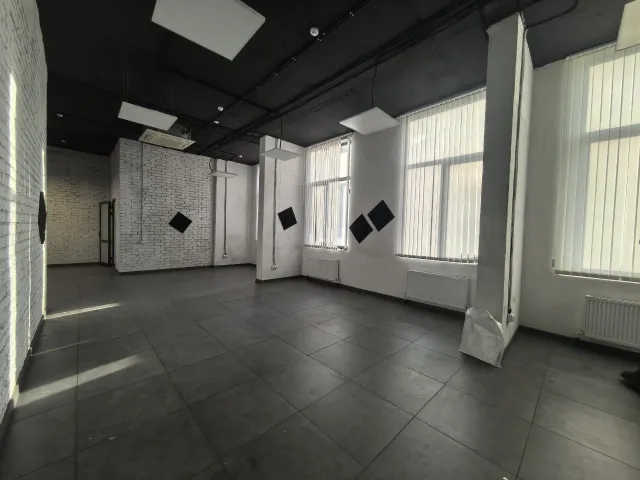 Офисное помещение 357 м² в аренду