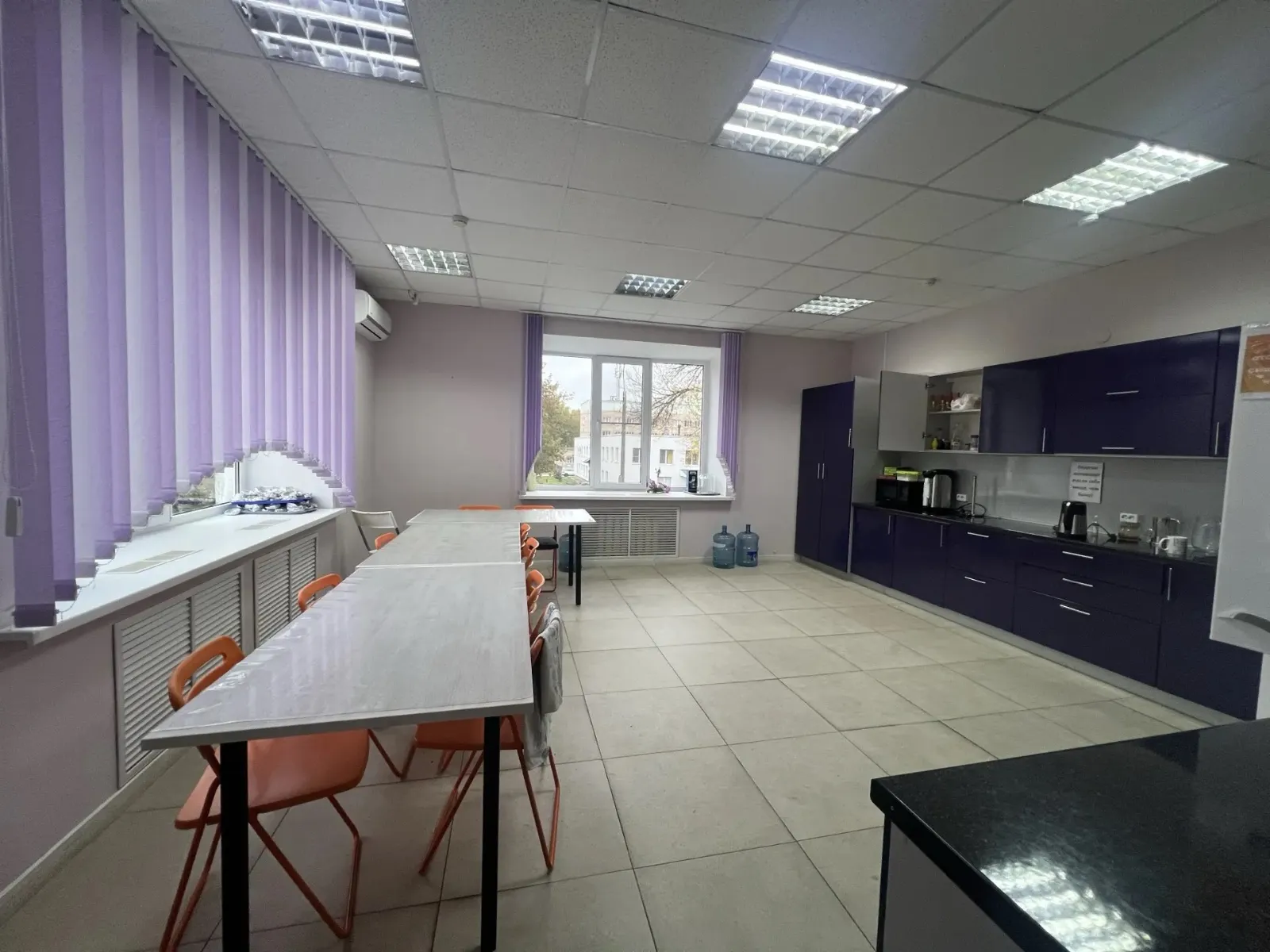 Аренда торгового помещения 391 м²