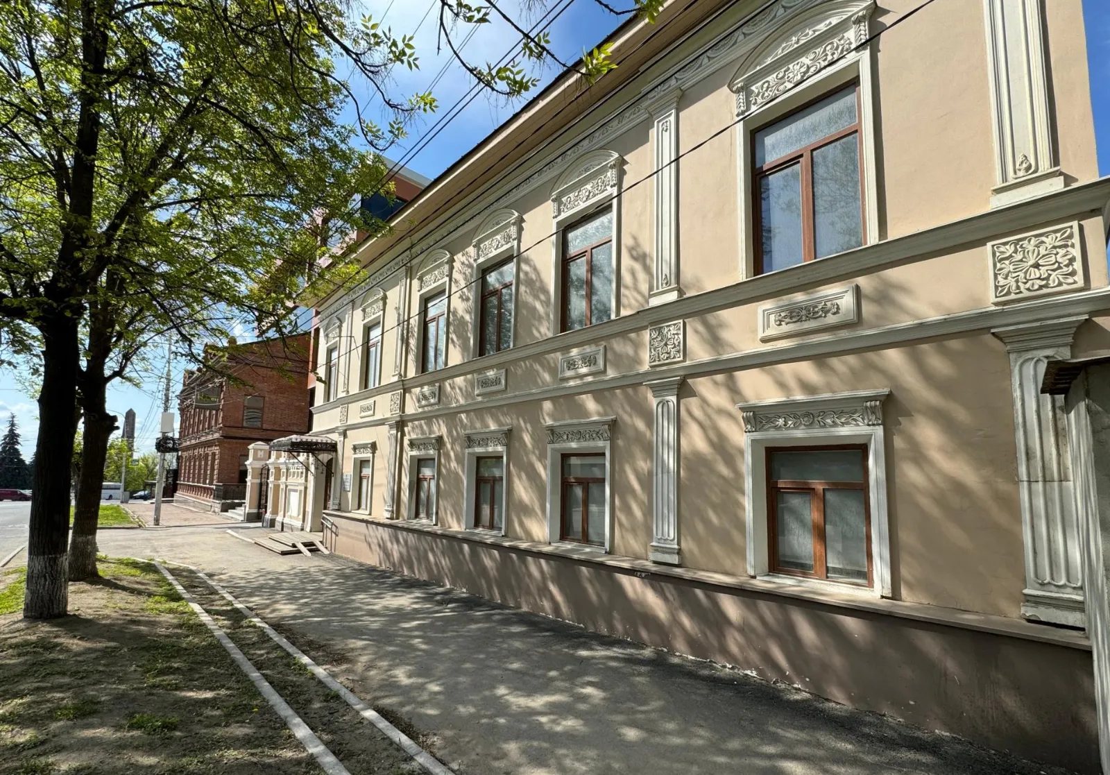 Аренда в центре, 265 м2, собственный паркинг