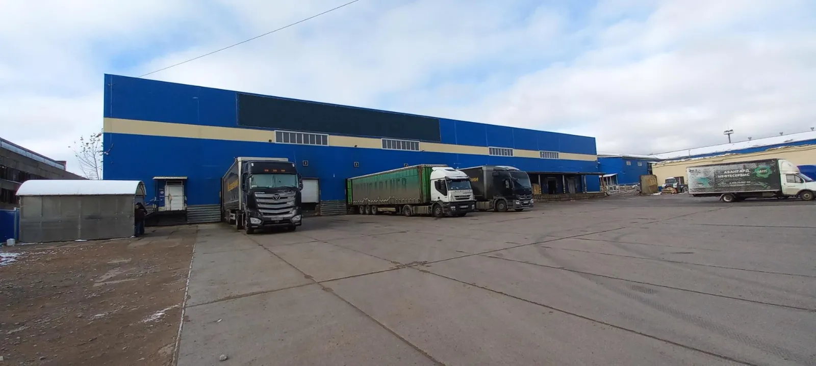 Склад теплый 8500м2 Дёма трасса М5 на пандусе