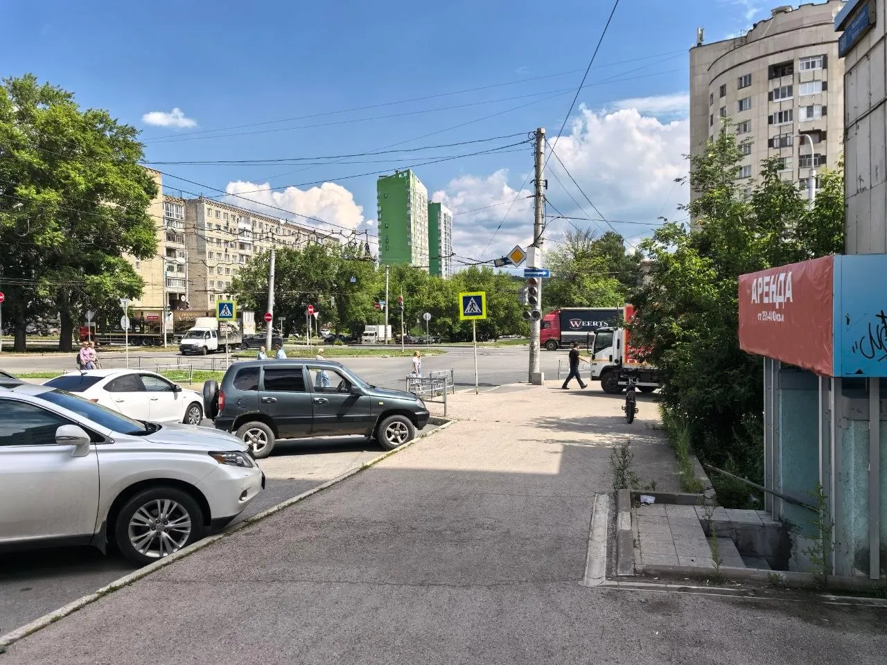 Аренда торгового помещения 254,2 м², первая линия,