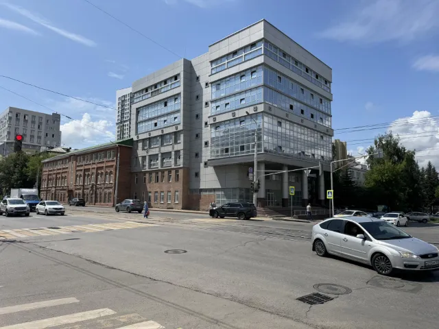 Офисный этаж 700 м2 в БЦ на Аксакова