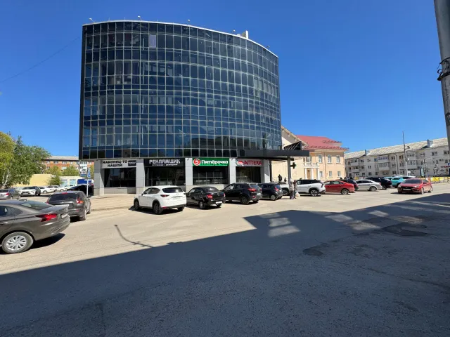 ТЦ 6 465 м², центр города, участок в собственности