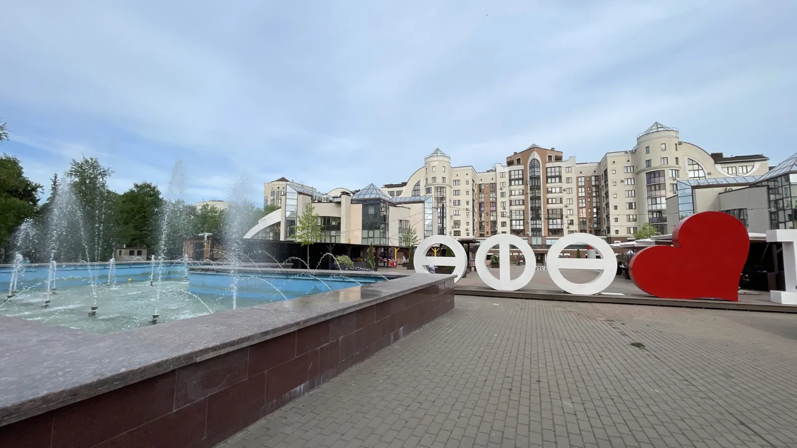 Помещение 782 м² с НДС в центре с паркингом