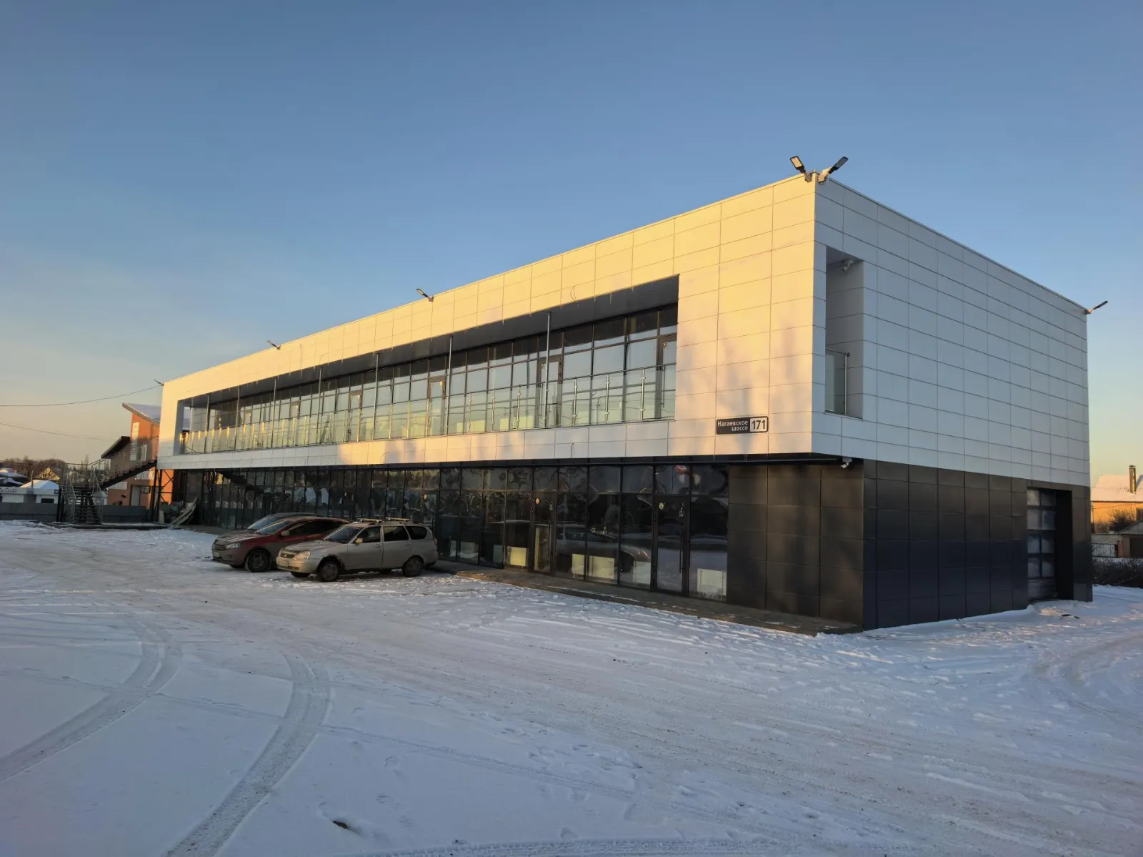 Свободной планировки 502 м2 на трафике в Нагаево
